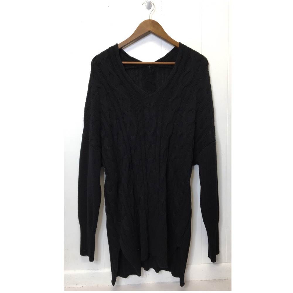 Black Cable Knit Oversized Sweater Plus size •